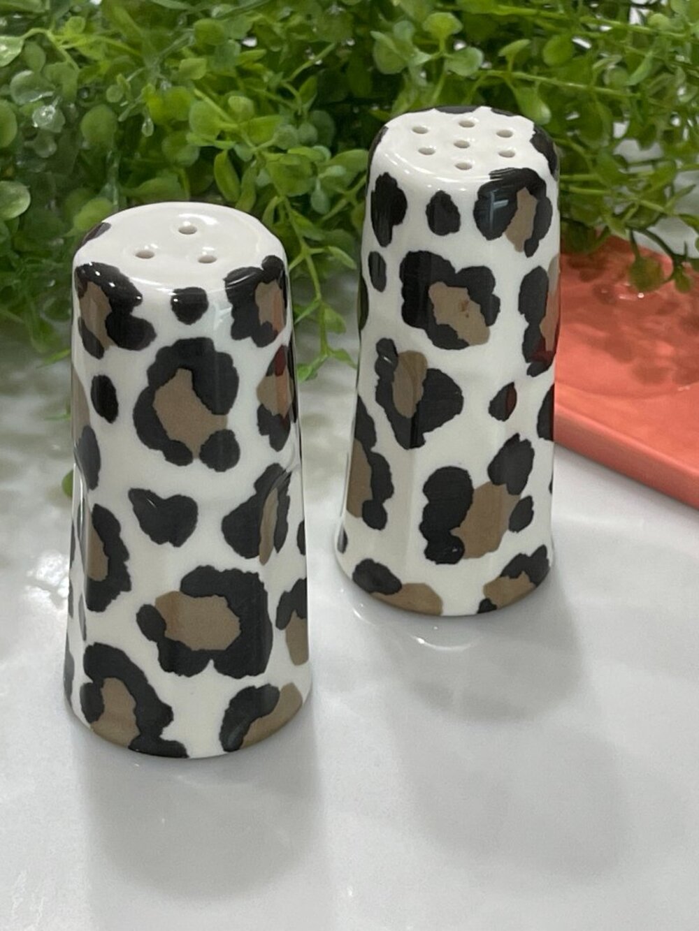 Anthropologie Chintzware Leopard Salt Pepper Shakers Set-NEW